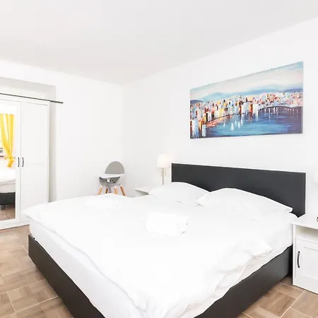Udoni With Pool Apartment Umag