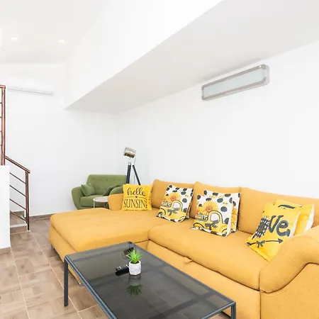 Apartment Udoni With Pool *