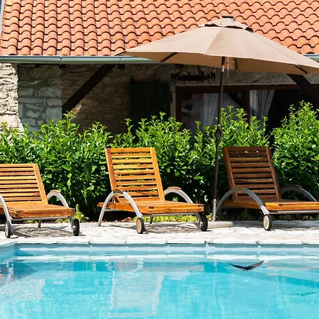 Udoni With Pool Апартаменты